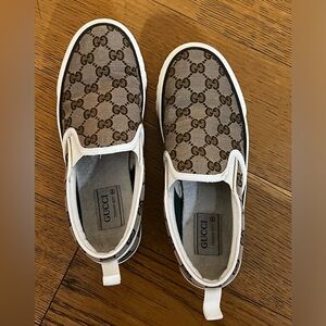 Gucci slip on sneakers used